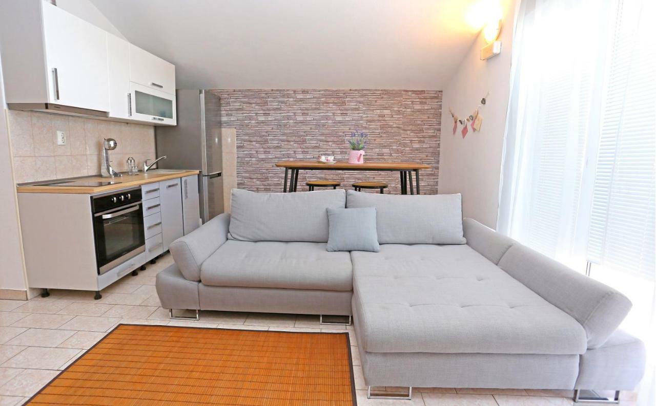 Studio Apartment Grey Split Ngoại thất bức ảnh